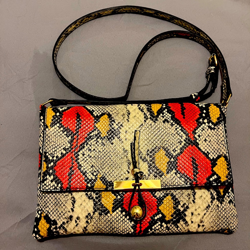 Vibrant Snake Skin Crossbody!